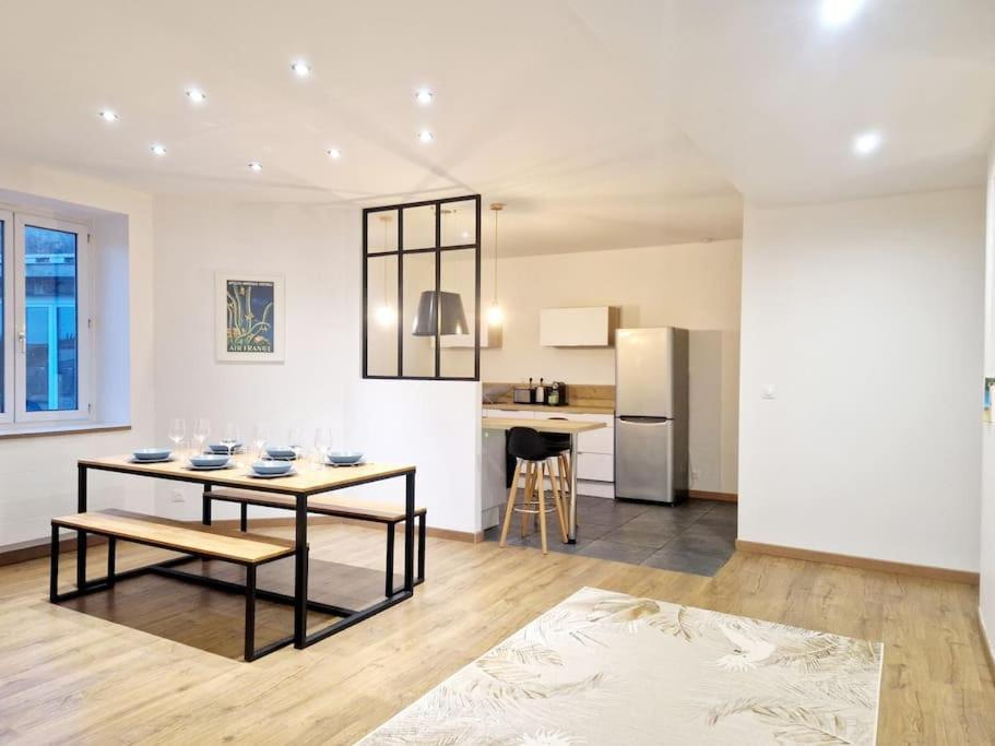 L'Urbain Yourhosthelper Apartment แชร์บูร์ก อ็อง กงต็องแต็ง ภายนอก รูปภาพ