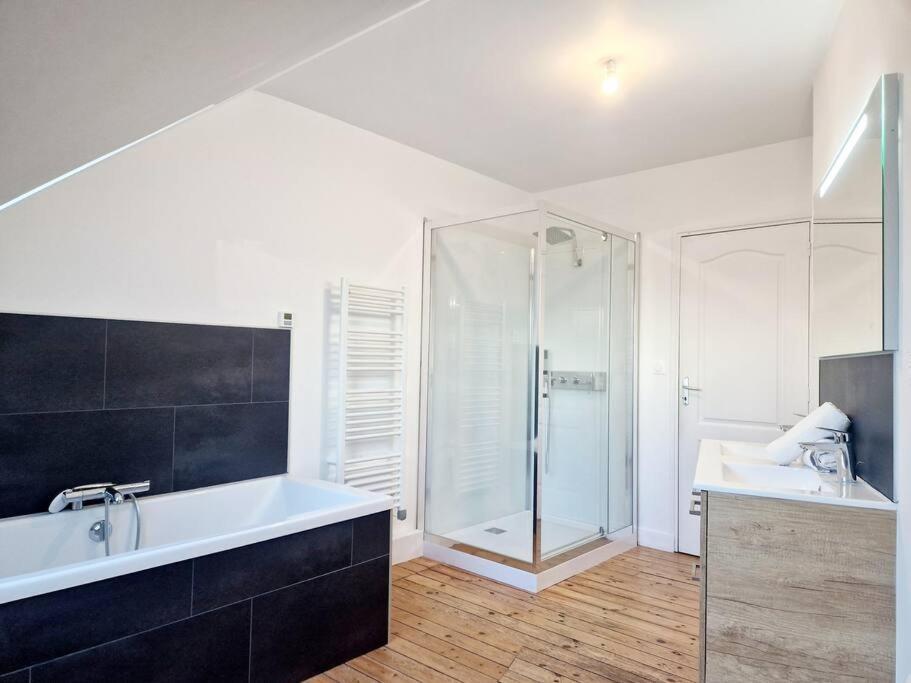 L'Urbain Yourhosthelper Apartment แชร์บูร์ก อ็อง กงต็องแต็ง ภายนอก รูปภาพ